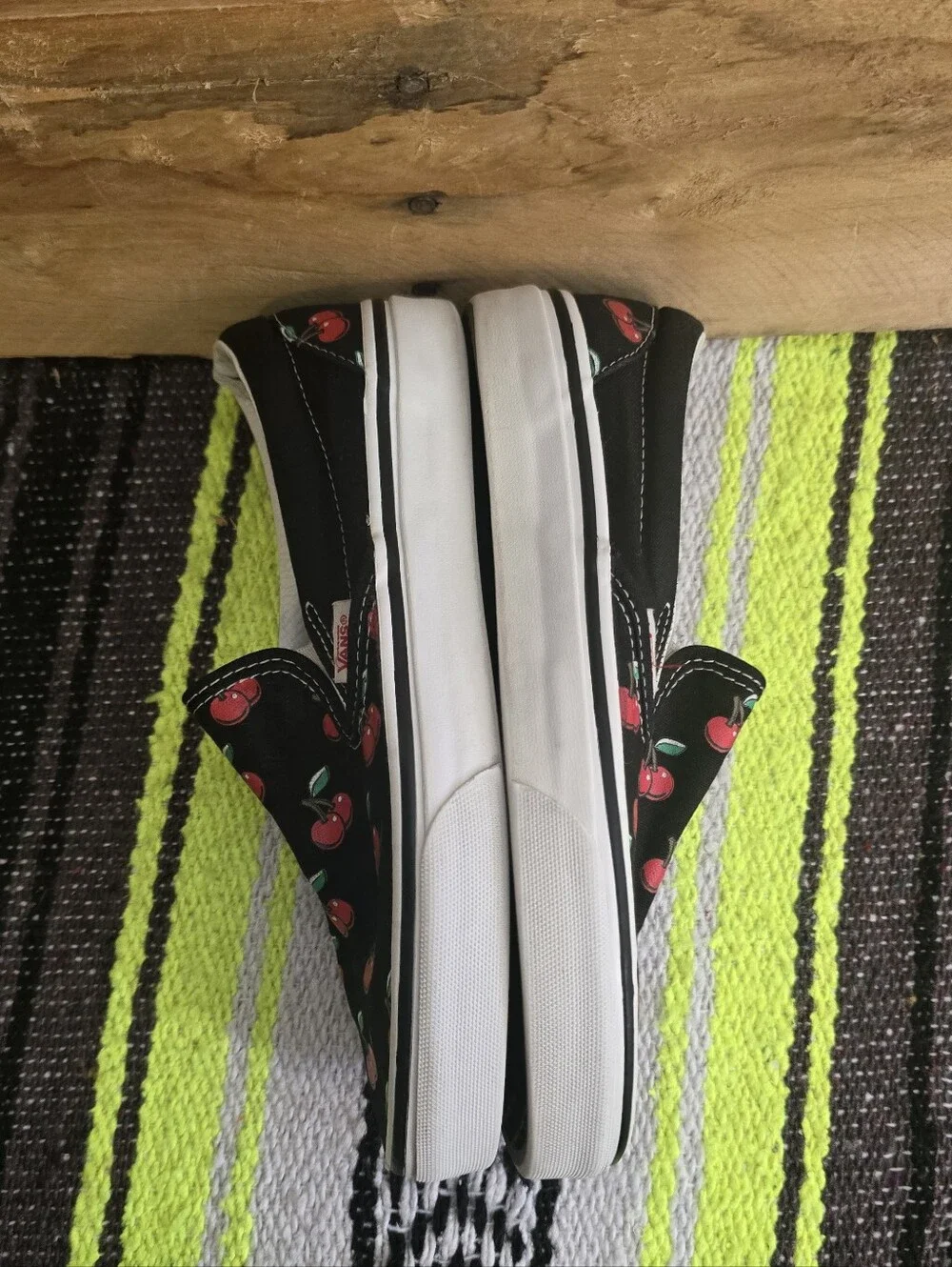 Vans Classic Slip-On Cherry Print — Black/Red Size:7 - Picture 5 of 7